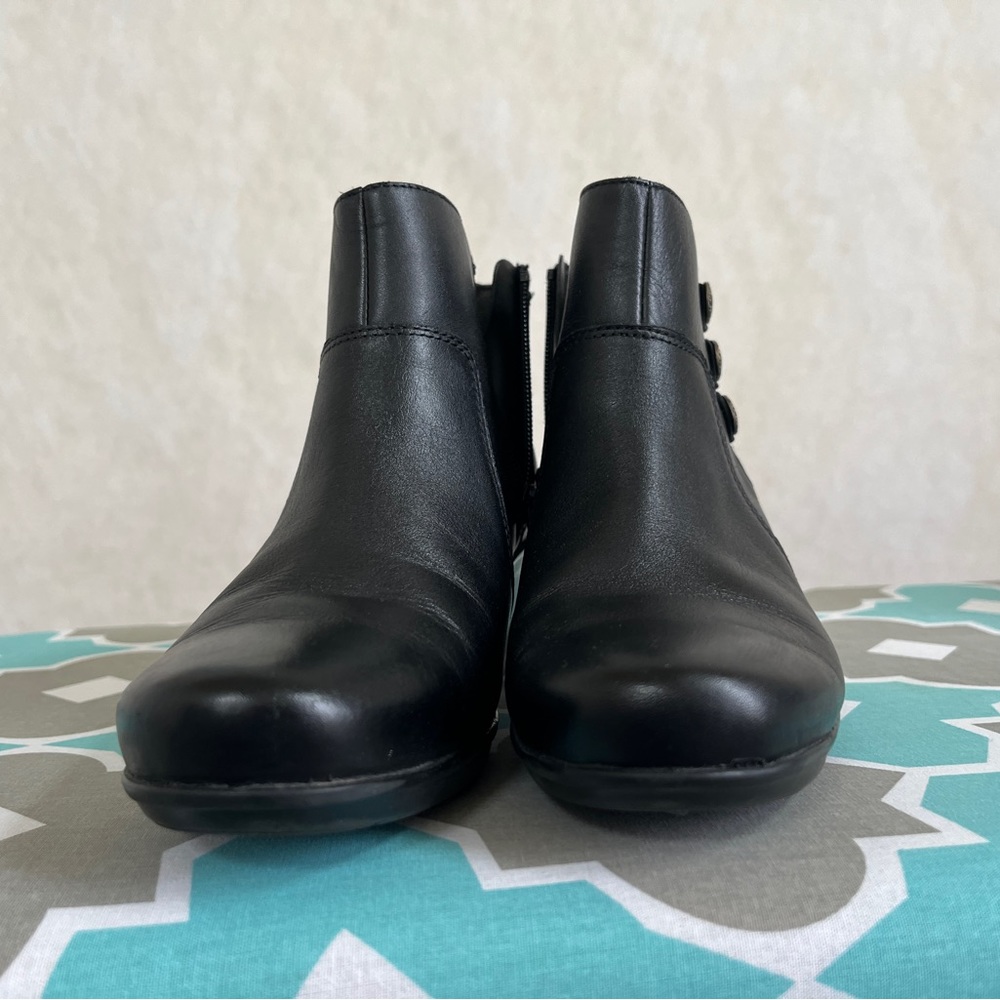 Clarks heeled ankle boots Size 6.5W/ 37